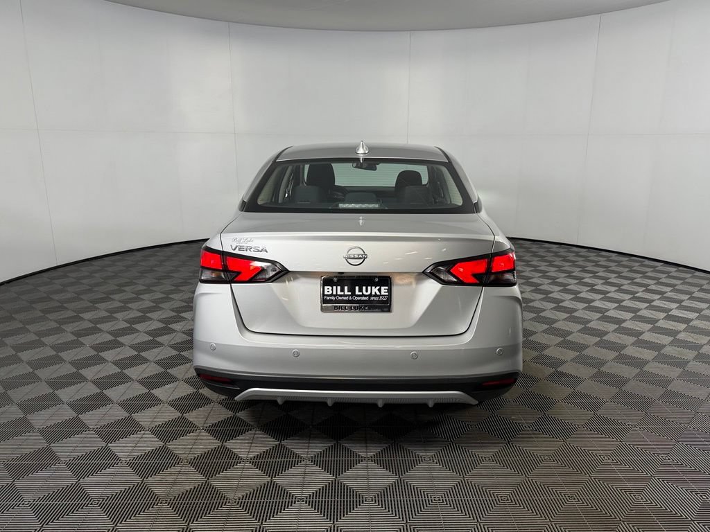 Used 2025 Nissan Versa SV FWD image 11