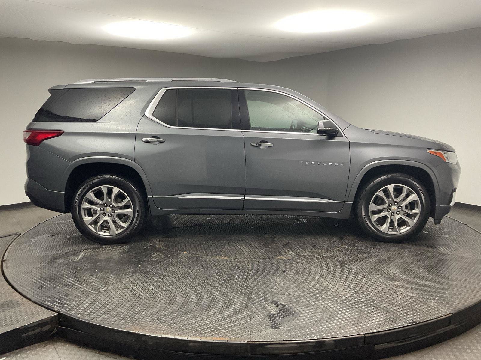 Used 2020 Chevrolet Traverse Premier FWD image 8