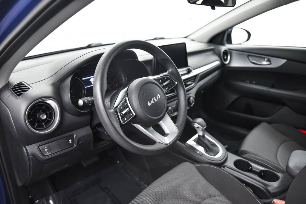 Used 2023 Kia Forte LXS image 17