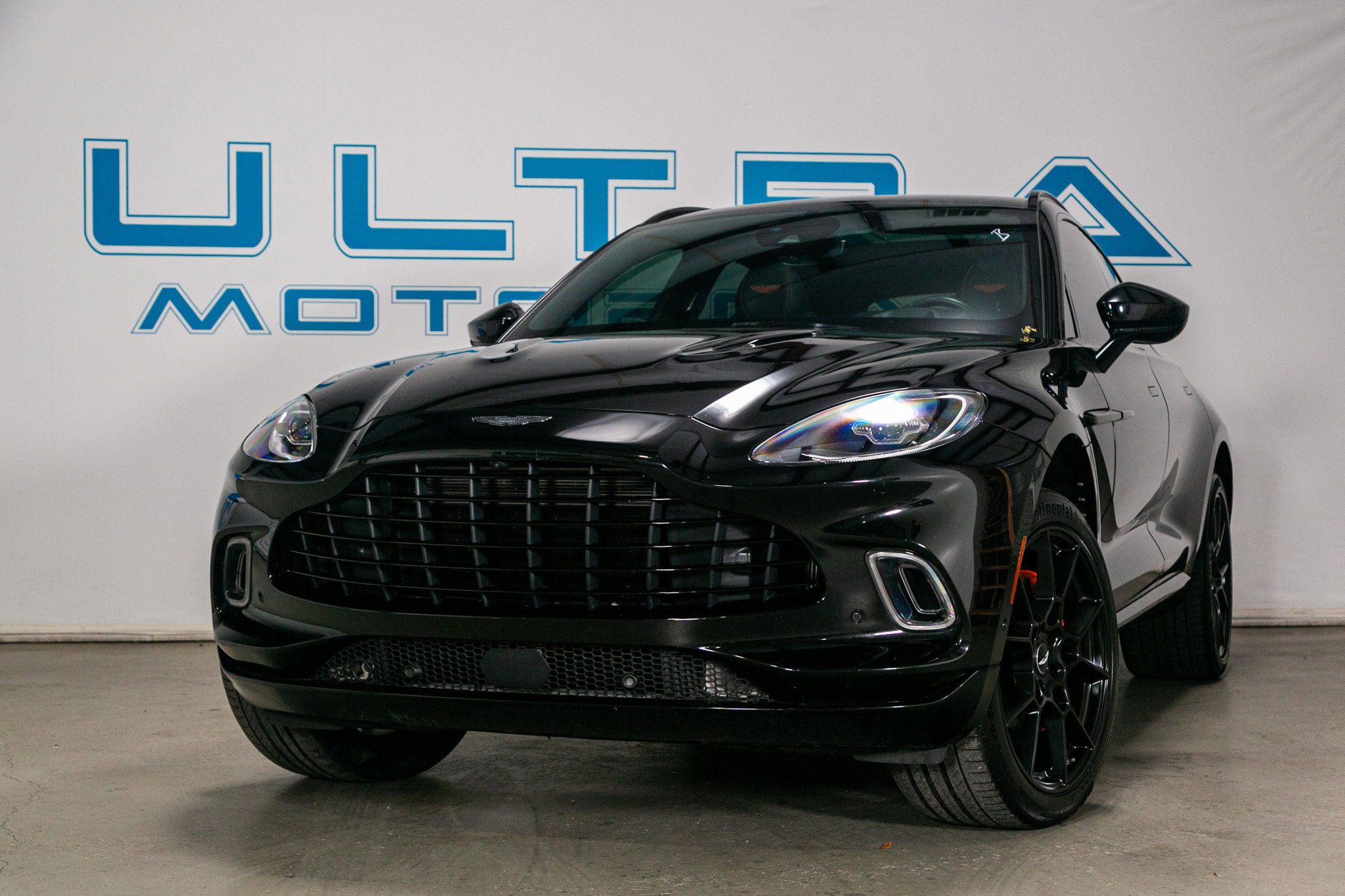 Used 2021 Aston Martin DBX image 5
