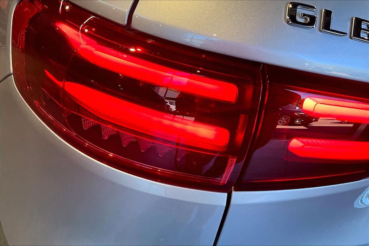 New 2026 Mercedes-Benz GLB 250 4MATIC image 6