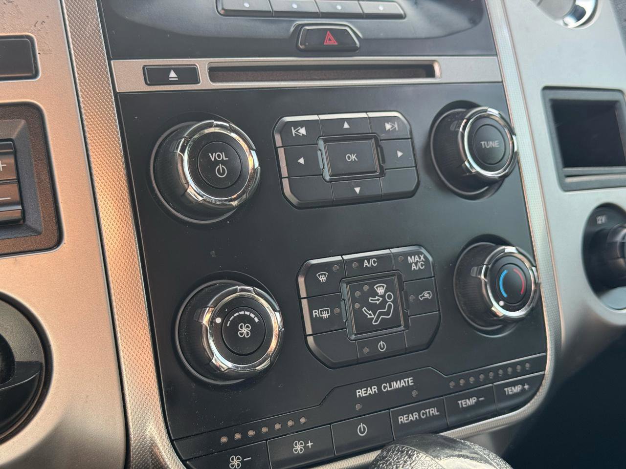 Used 2016 Ford Expedition EL XLT image 35