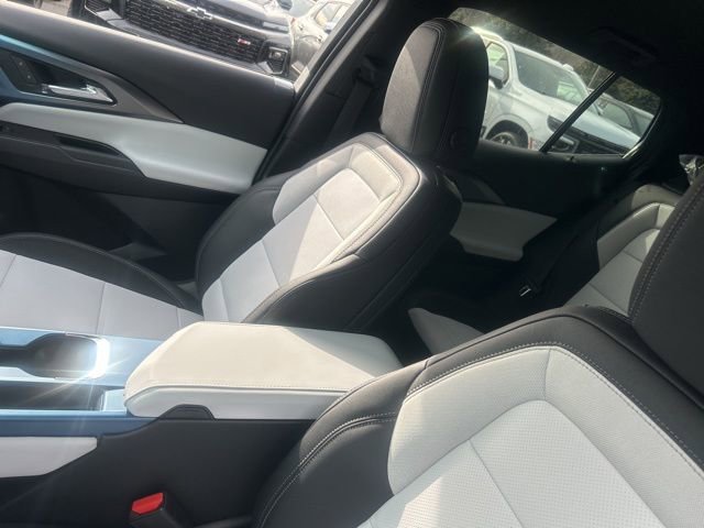 New 2026 Chevrolet Equinox EV LT AWD/4WD image 12