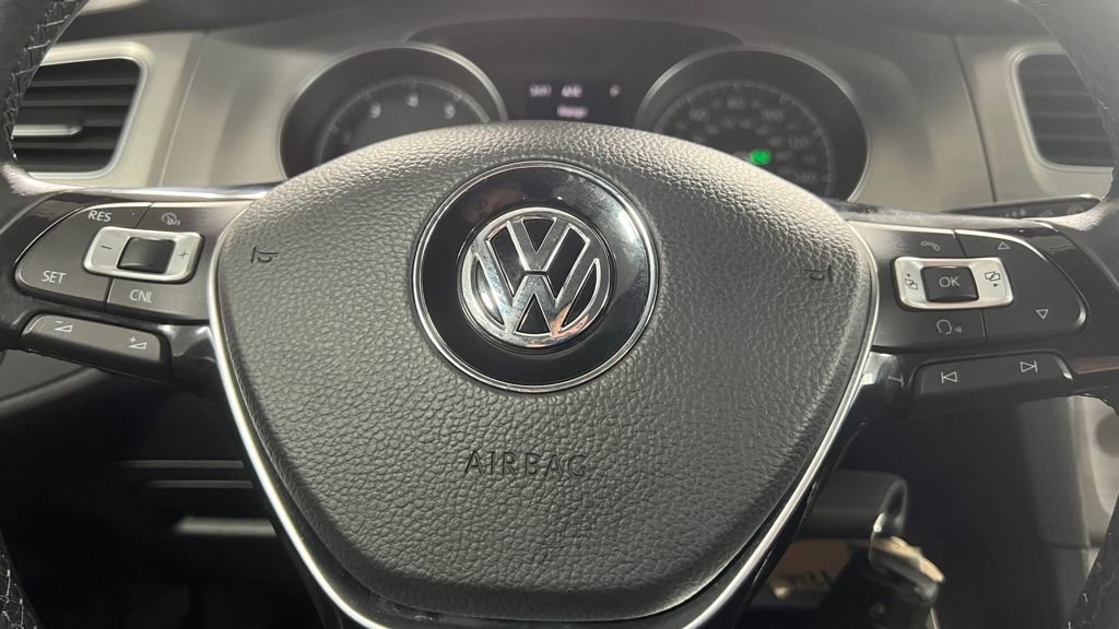 Used 2015 Volkswagen Golf S image 30