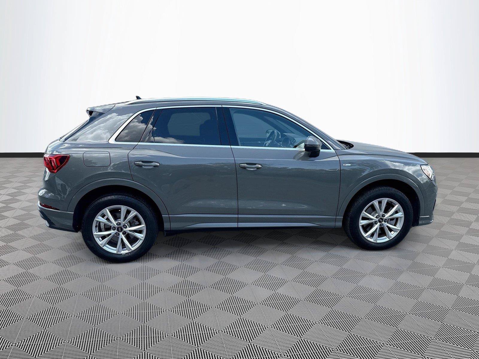 Used 2023 Audi Q3 2.0T Premium w/ Convenience Package AWD/4WD image 7