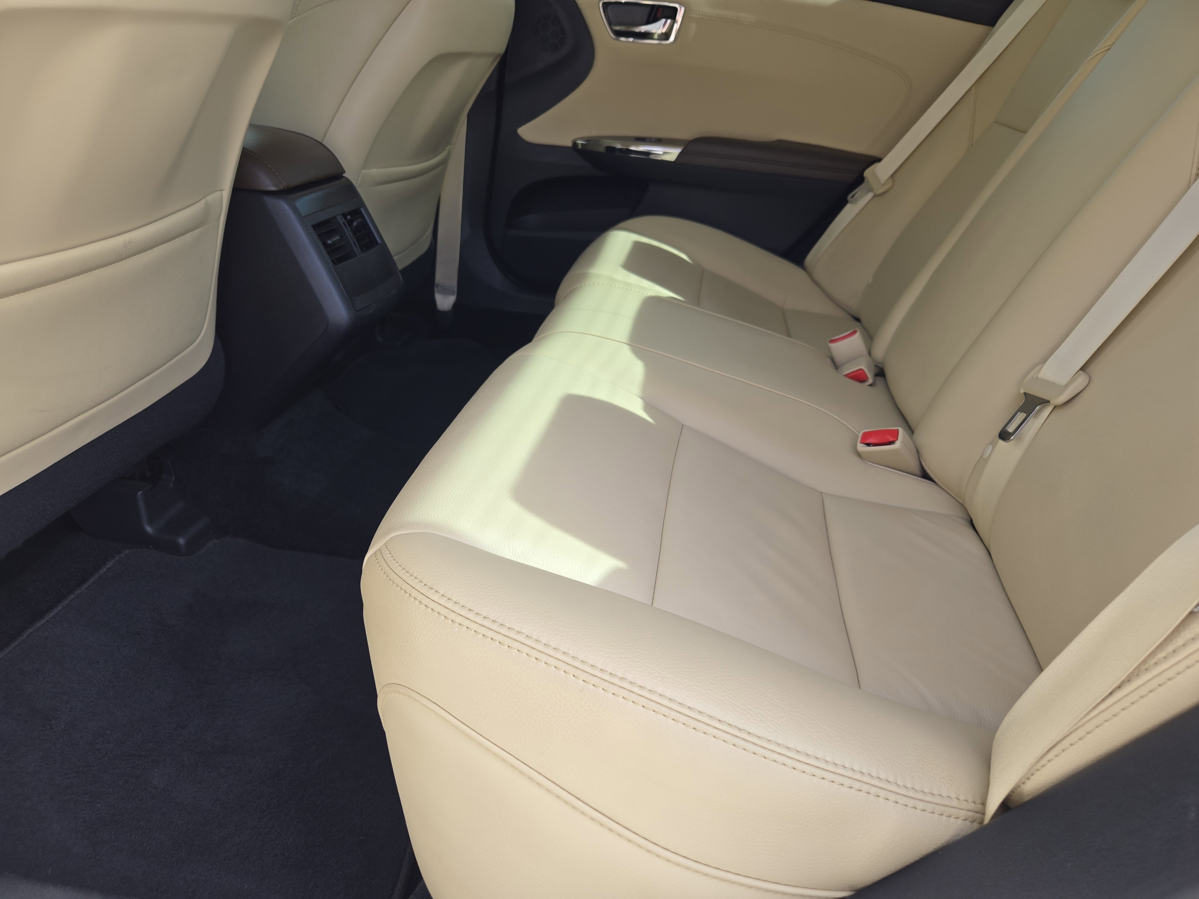 Used 2018 Toyota Avalon XLE Premium FWD image 32