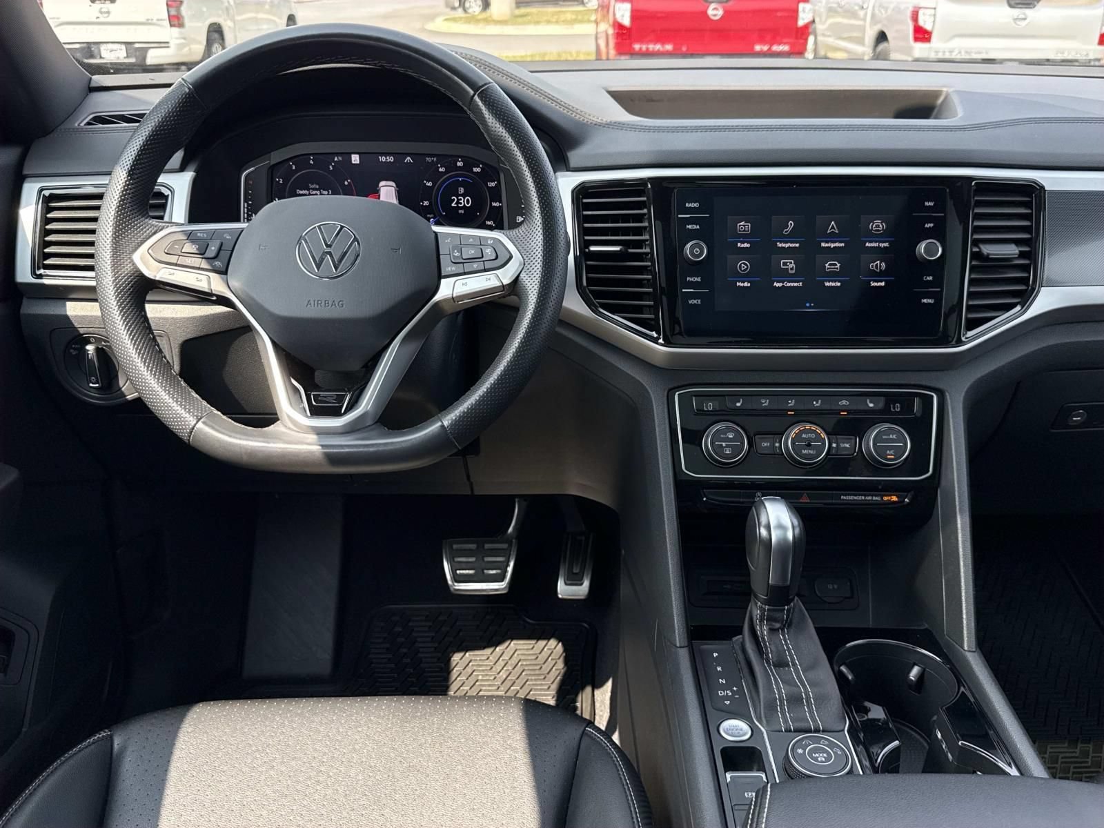Used 2023 Volkswagen Atlas Cross Sport SEL R-Line AWD/4WD image 8