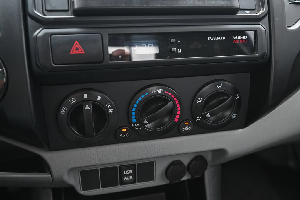 Used 2014 Toyota Tacoma 4x4 Regular Cab image 28