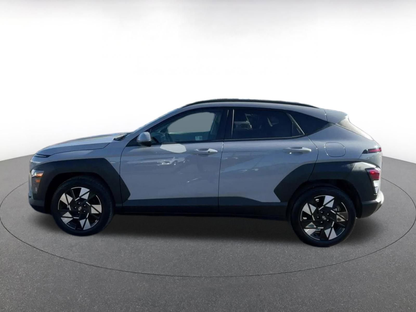 Used 2025 Hyundai Kona SEL image 9