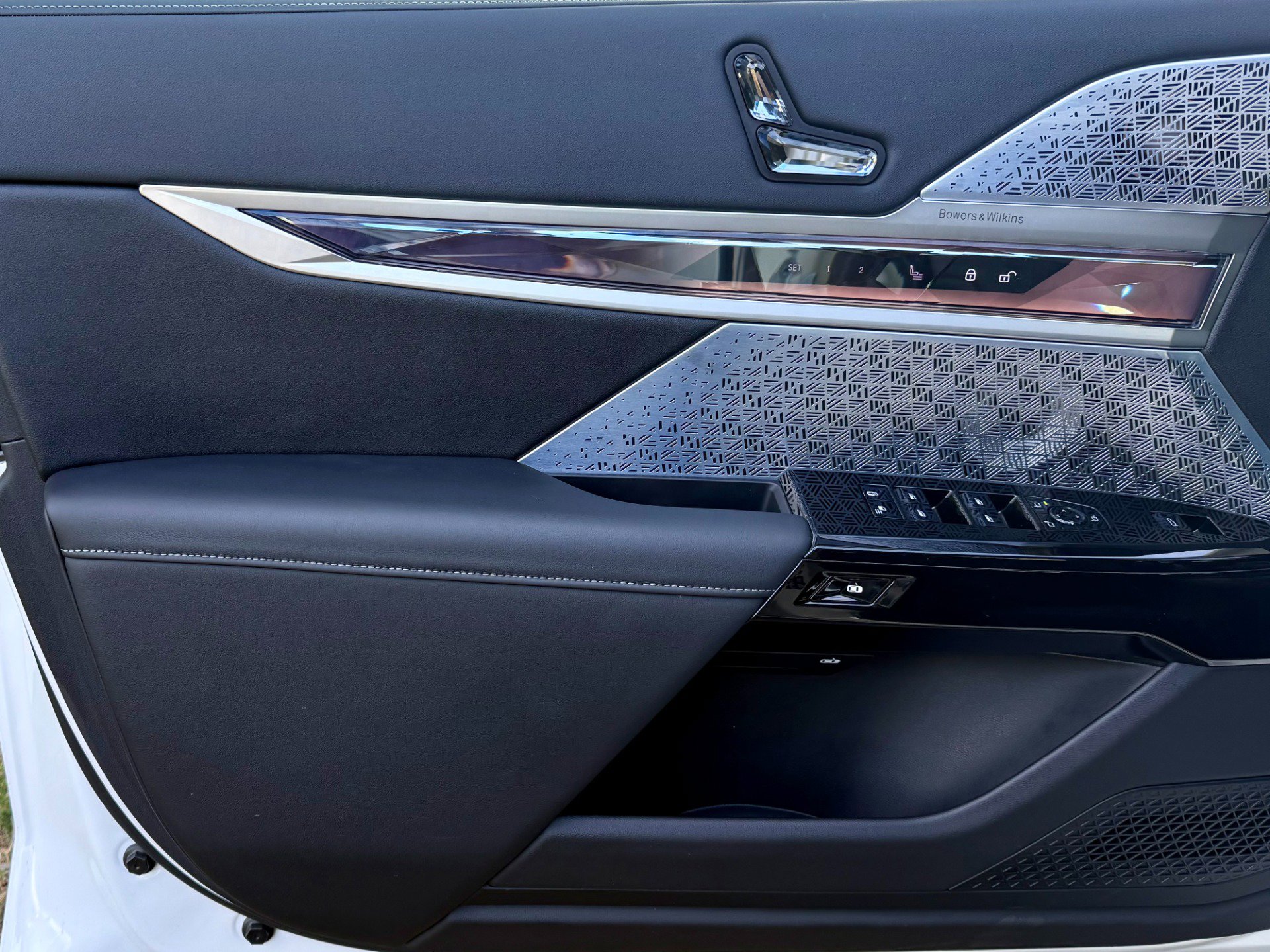 Used 2025 BMW 760i xDrive w/ Executive Package AWD/4WD image 59