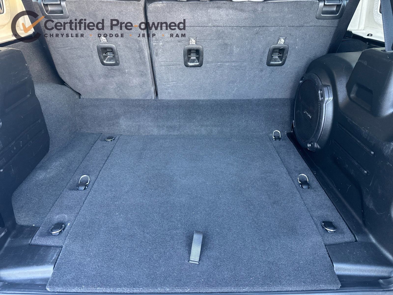 Used 2023 Jeep Wrangler Unlimited Sahara AWD/4WD image 16