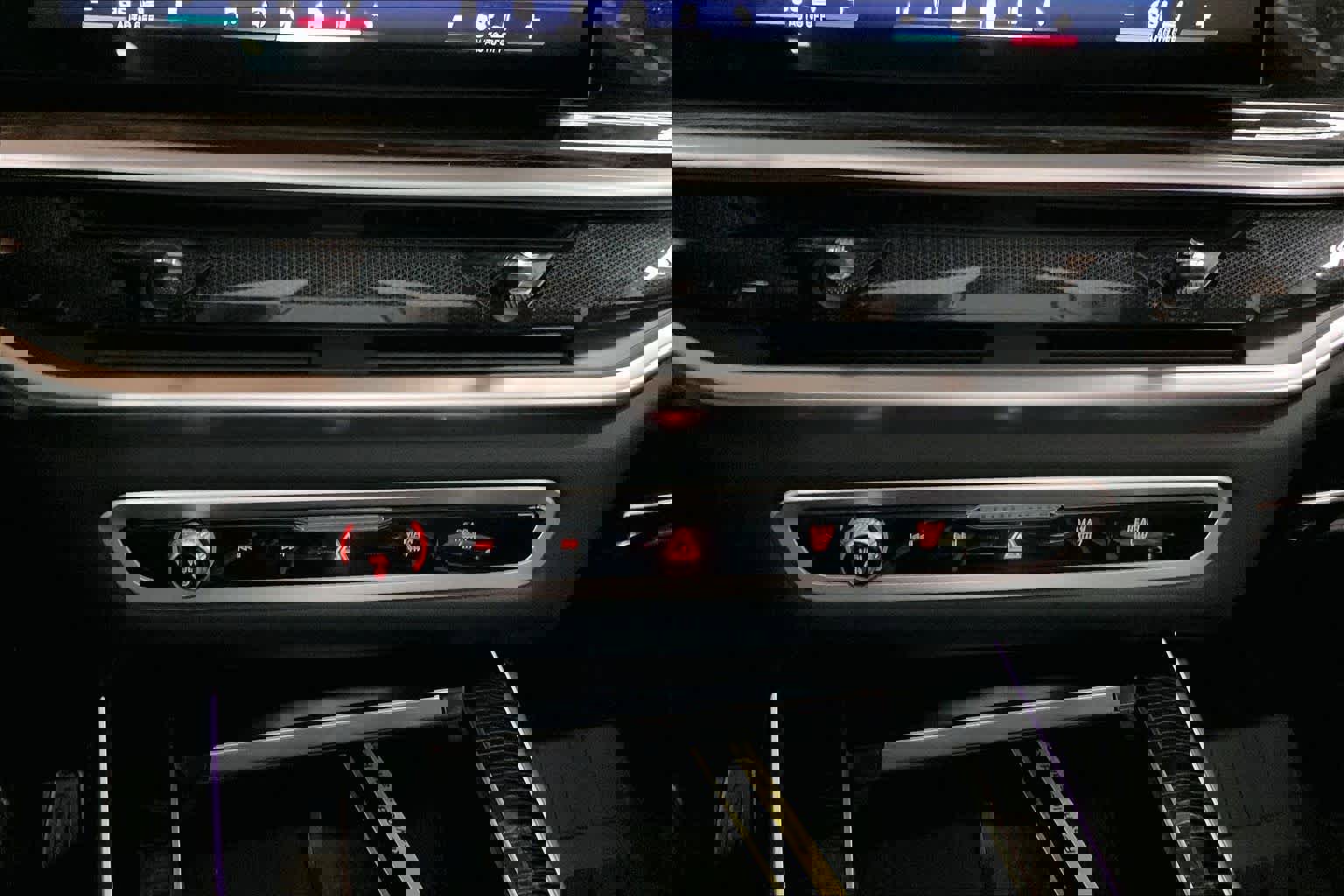 Certified 2025 BMW X5 xDrive40i w/ M Sport Package image 34