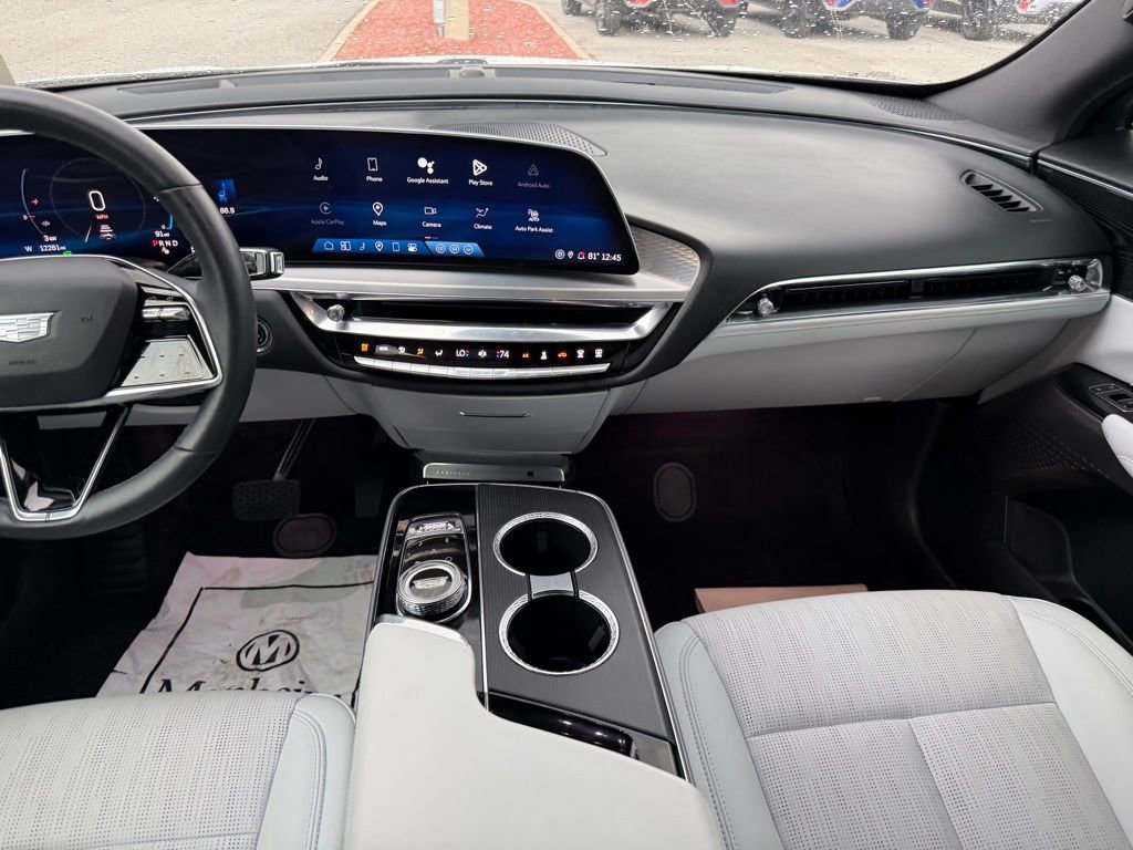 Used 2024 Cadillac Lyriq Sport image 21