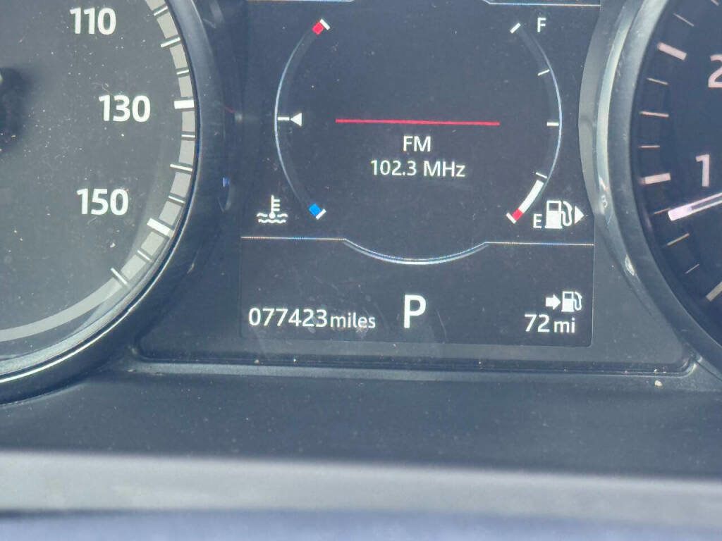 Used 2019 Land Rover Discovery Sport HSE image 21