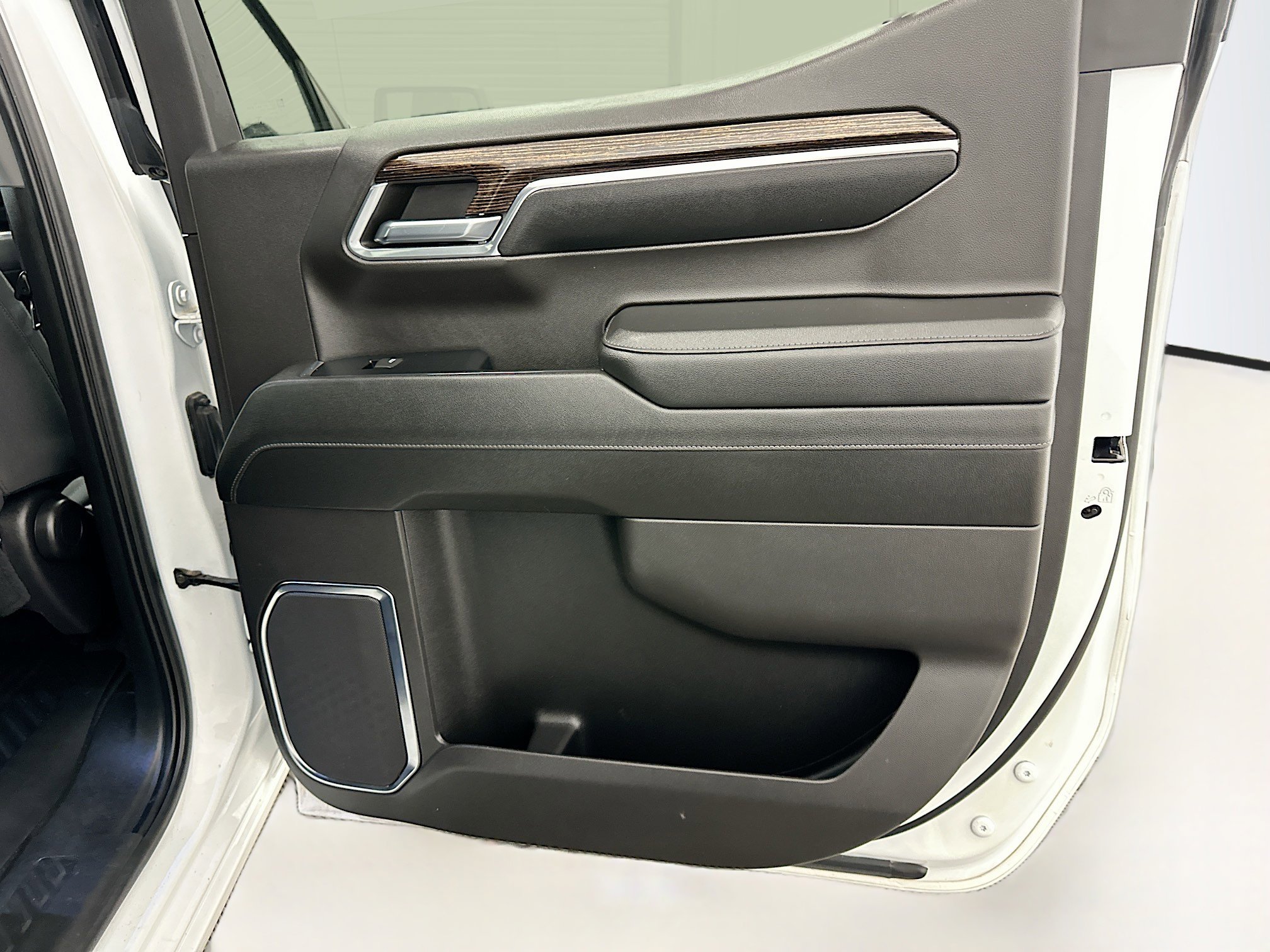 Used 2024 GMC Sierra 1500 Elevation image 31