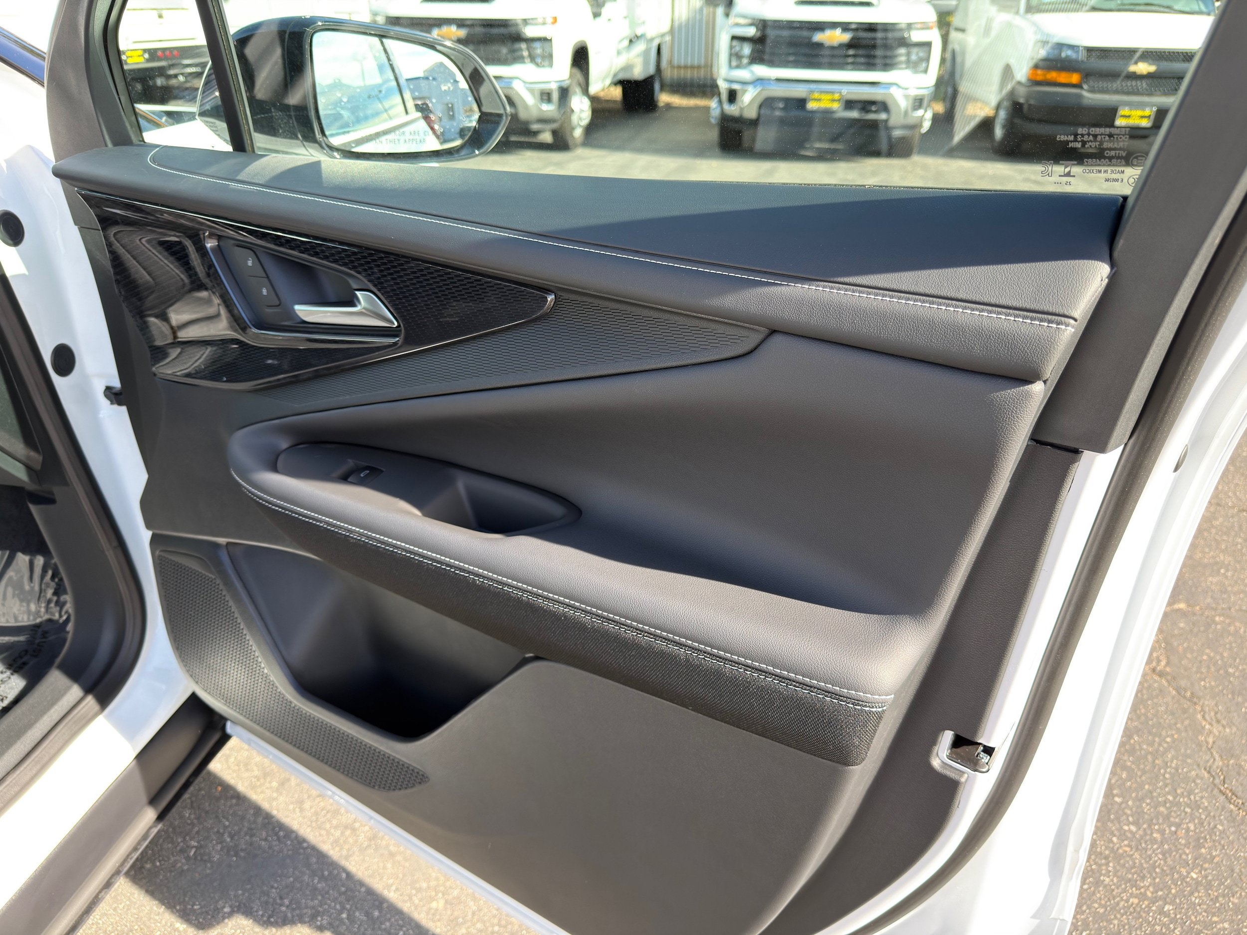 New 2026 Chevrolet Blazer EV LT w/ LPO, Blackout Package FWD image 11