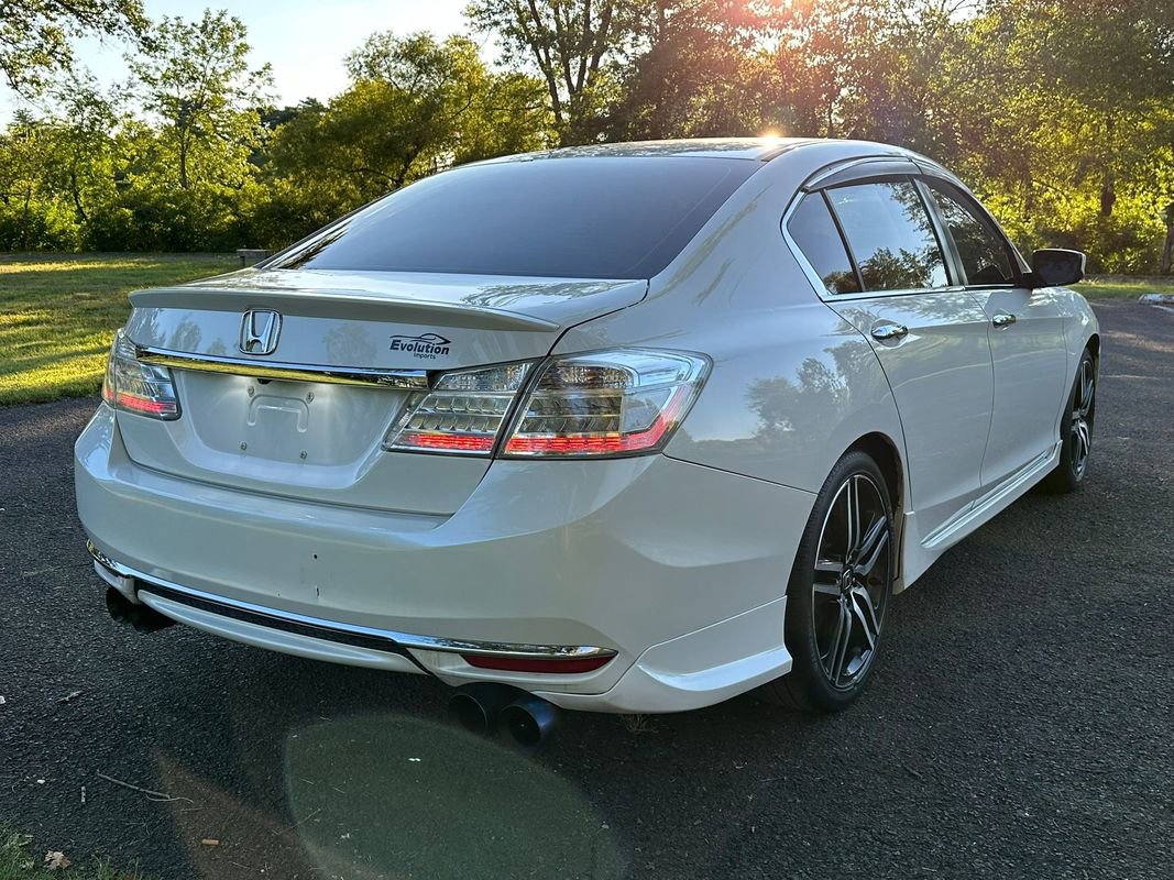 Used 2017 Honda Accord Sport Special Edition image 6