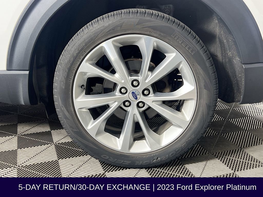 Used 2023 Ford Explorer Platinum w/ Technology Package AWD/4WD image 38