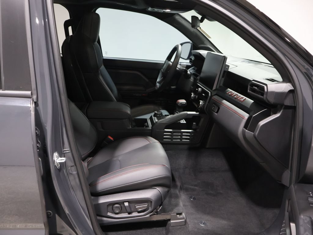 Used 2025 Toyota Tacoma TRD Pro w/ Tow Tech Package AWD/4WD image 24