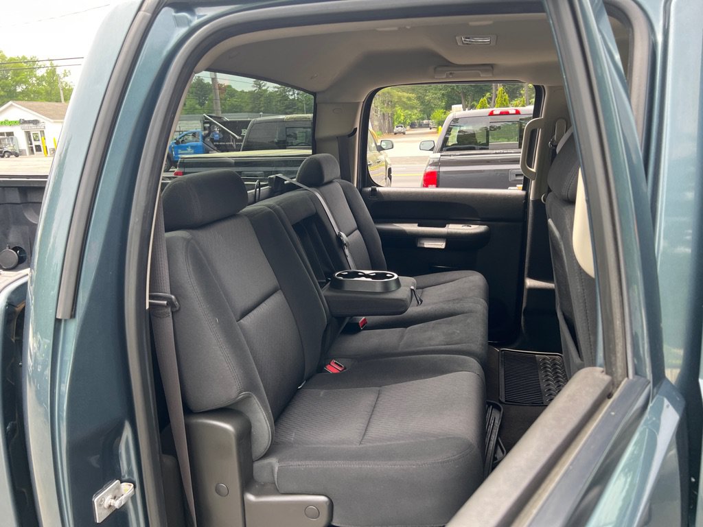 Used 2013 Chevrolet Silverado 2500 LT w/ Interior Plus Package AWD/4WD image 15