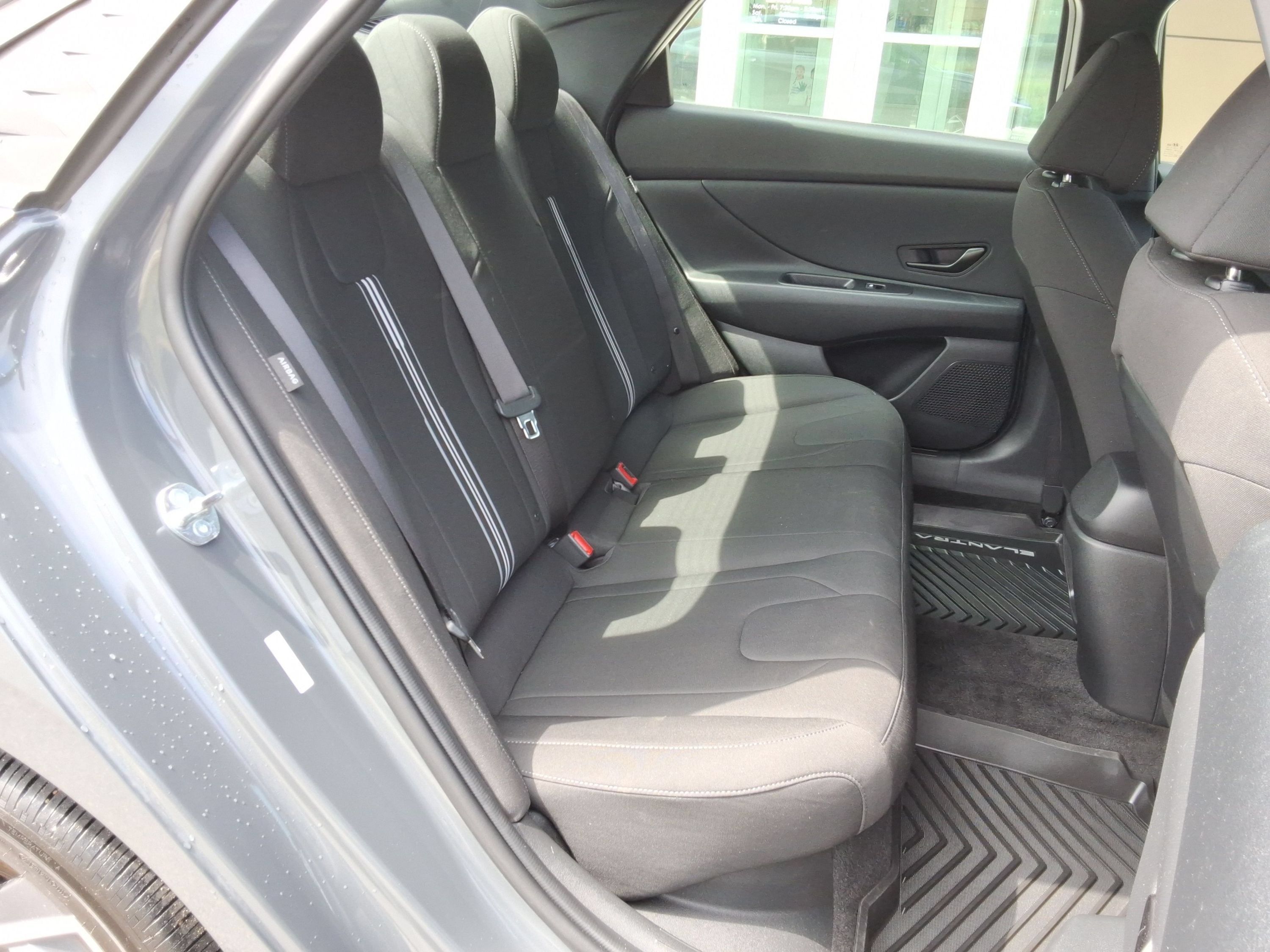 Used 2025 Hyundai Elantra SEL FWD image 33