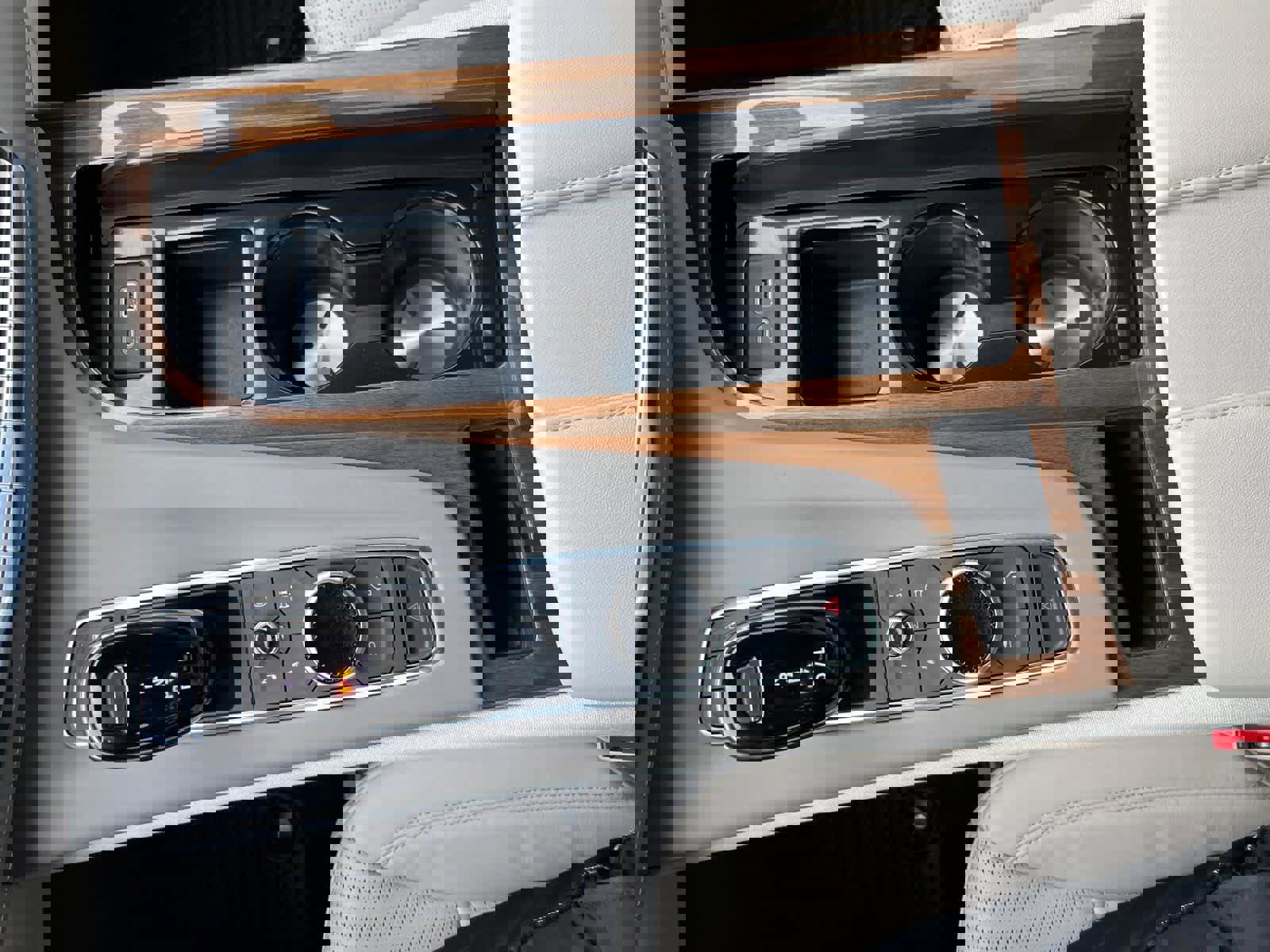 Certified 2024 Cadillac Escalade ESV Sport Platinum w/ LPO, ONYX Package image 25