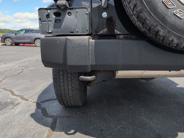 Used 2012 Jeep Wrangler Unlimited Sahara w/ Dual Top Group image 8