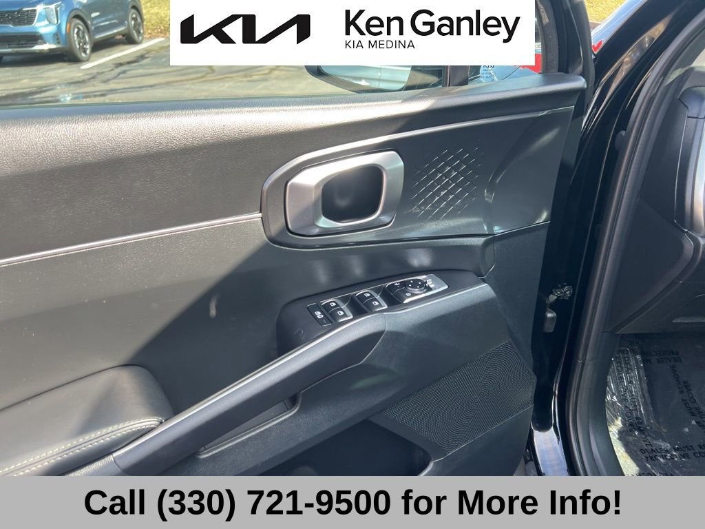 Certified 2025 Kia Sorento S w/ Panoramic Sunroof Package image 27