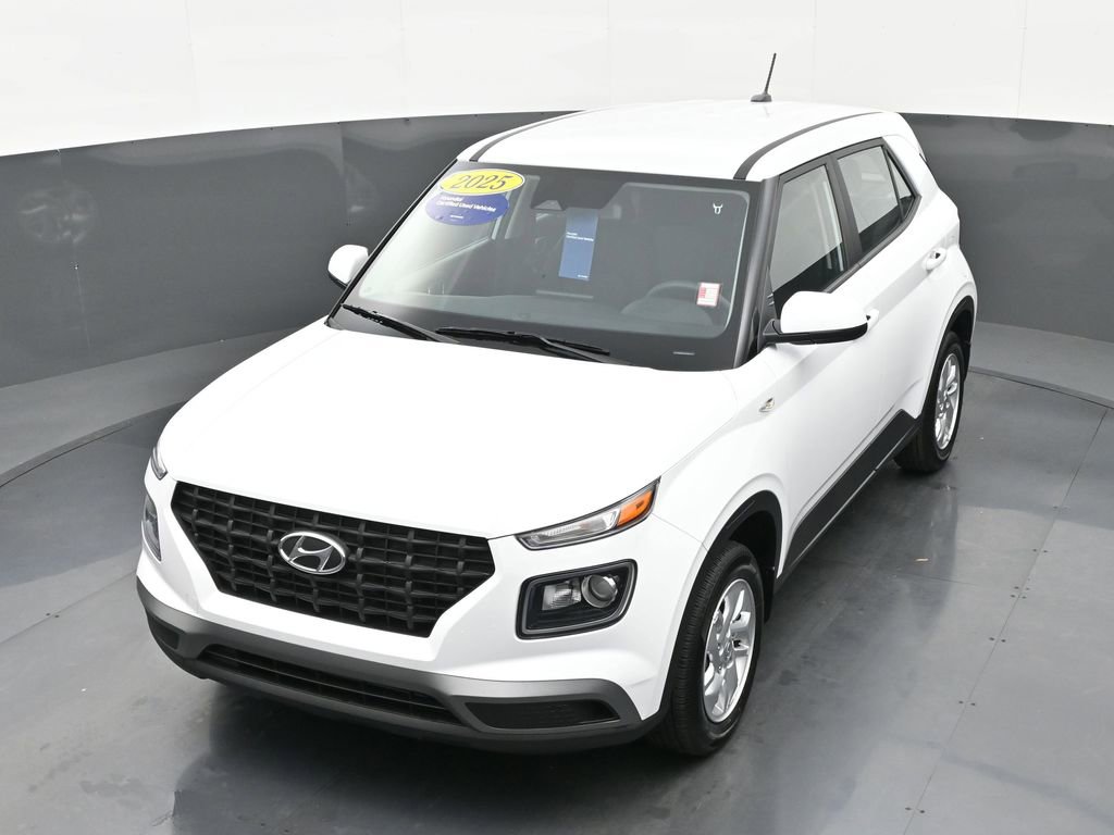 Certified 2025 Hyundai Venue SE image 30