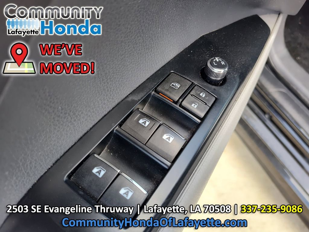 Used 2020 Toyota Camry XSE FWD image 18