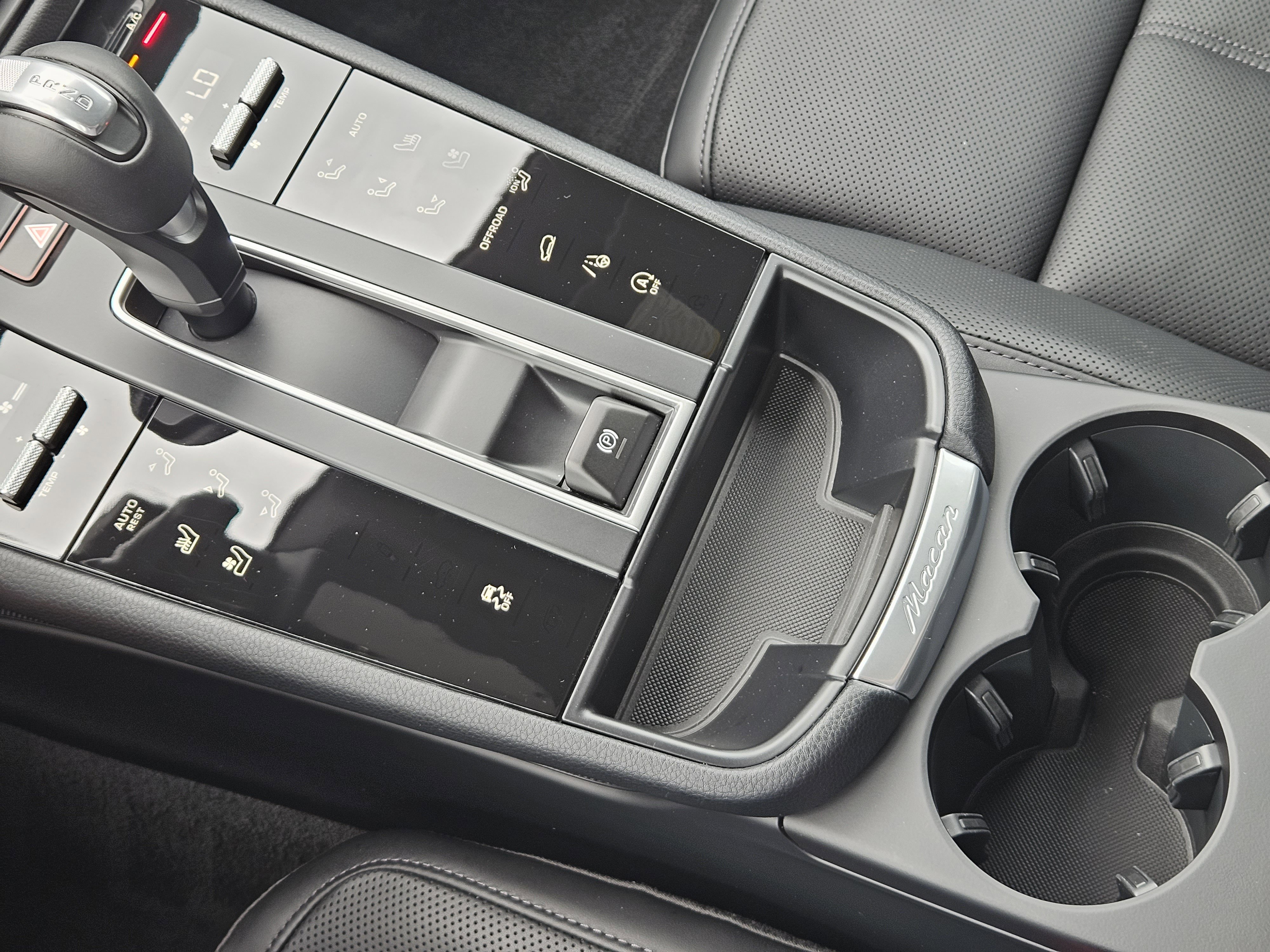 Certified 2026 Porsche Macan image 20