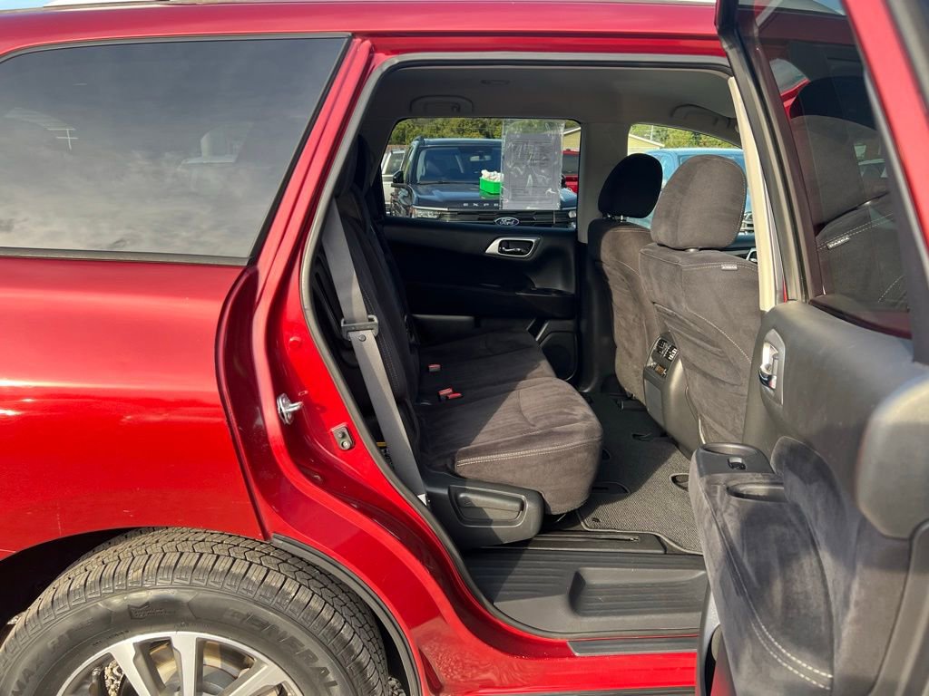 Used 2013 Nissan Pathfinder SV image 18