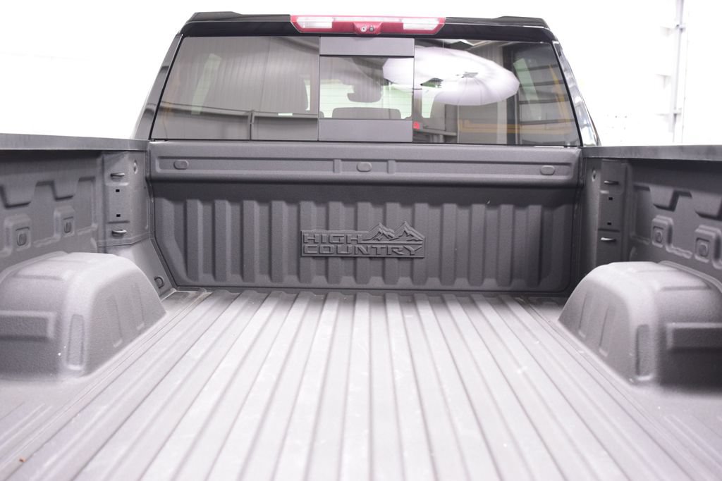 Used 2024 Chevrolet Silverado 1500 High Country w/ Technology Package AWD/4WD image 27