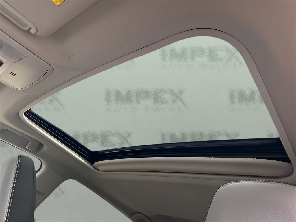 Used 2018 Toyota RAV4 XLE image 10