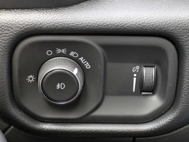 New 2026 RAM 5500 Tradesman w/ Chrome Appearance Group AWD/4WD image 21
