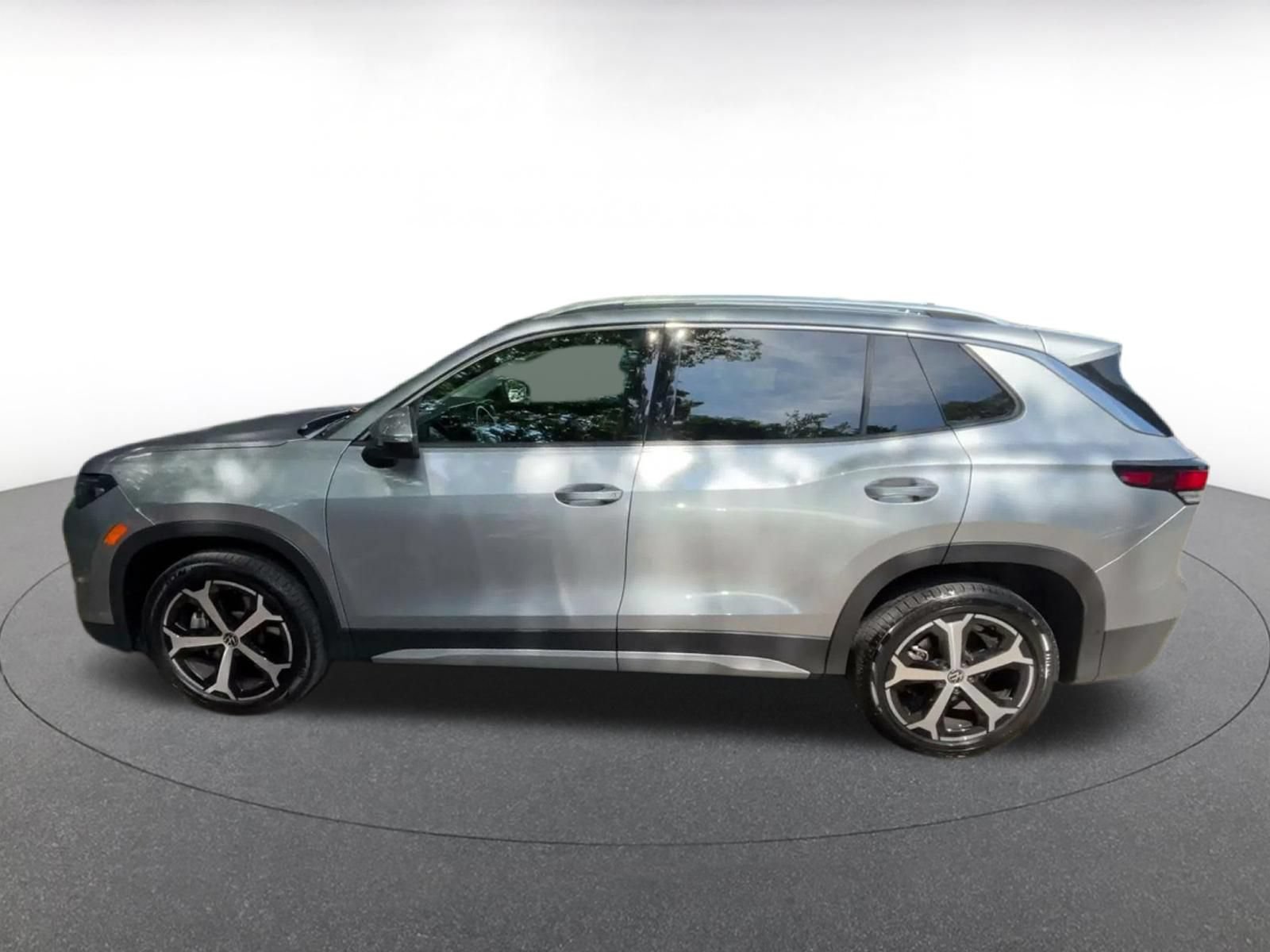 Used 2025 Chevrolet Equinox LT FWD image 7