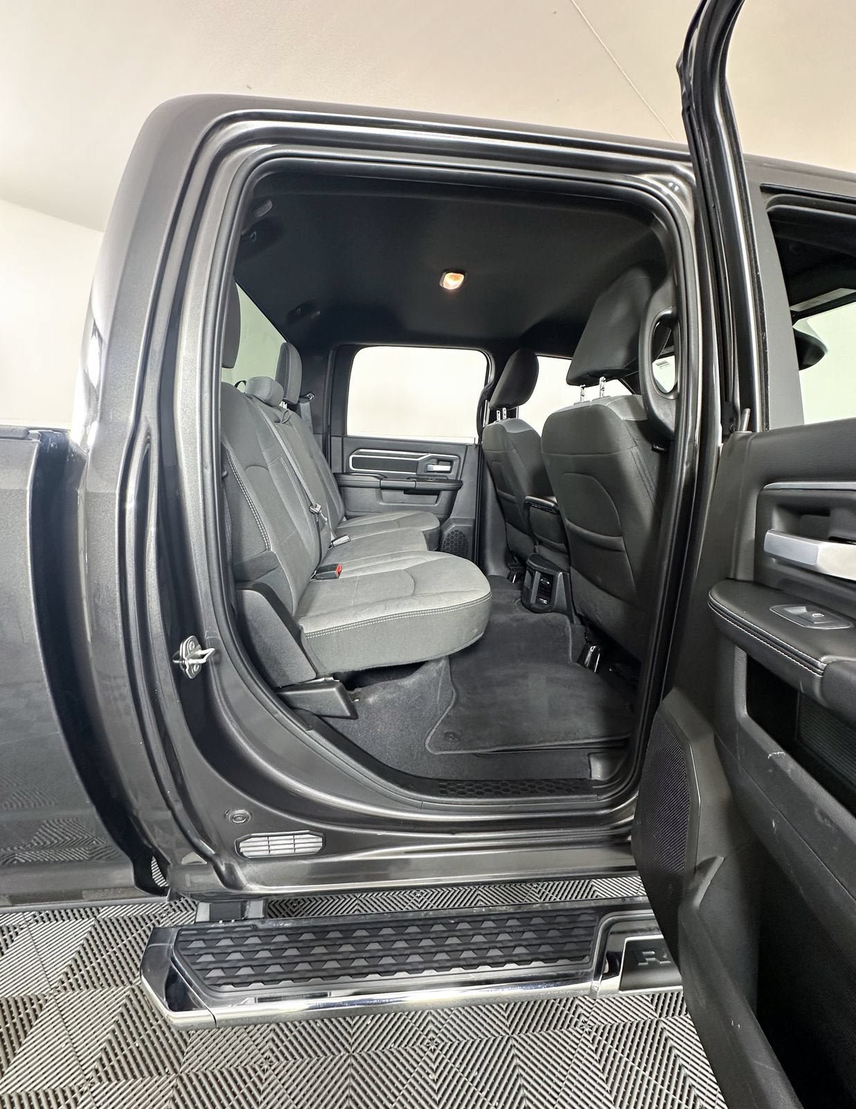 Used 2024 RAM 2500 Big Horn AWD/4WD image 6