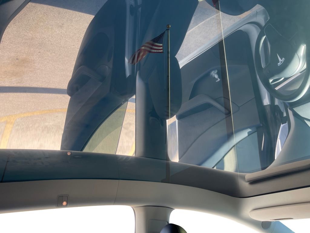 Used 2022 Tesla Model Y Performance image 21