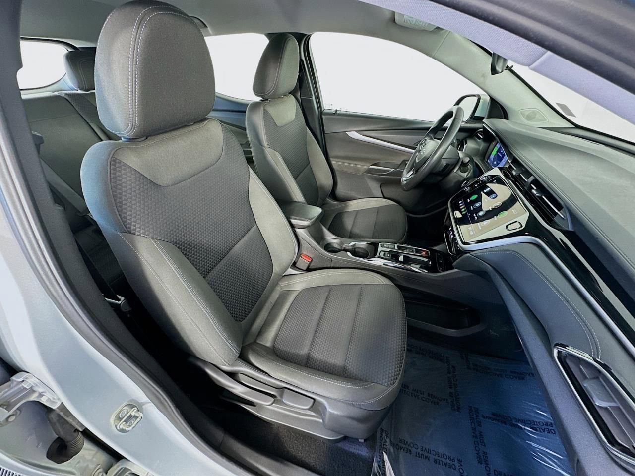 Used 2023 Chevrolet Bolt EUV LT FWD image 31