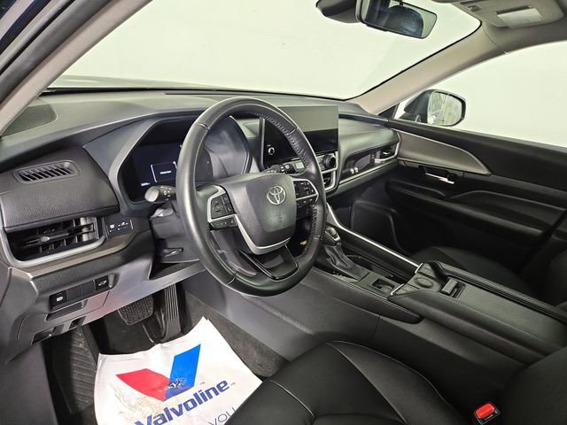 Used 2025 Toyota Grand Highlander AWD image 14