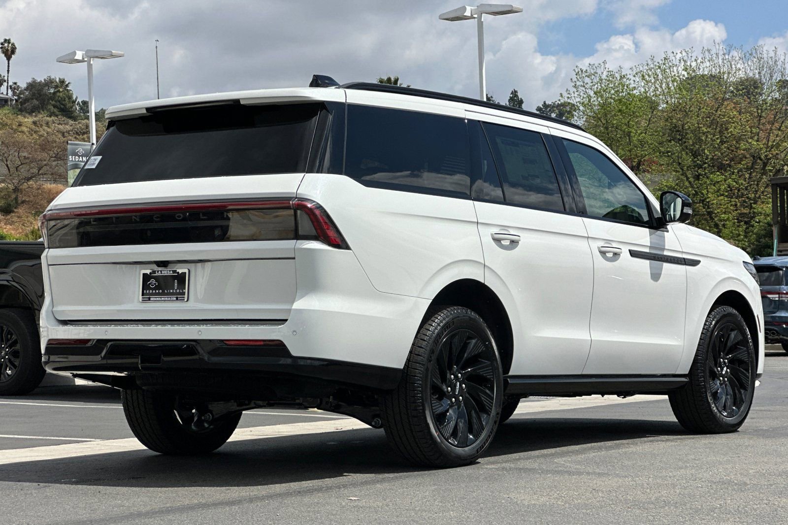 New 2026 Lincoln Navigator Reserve image 3