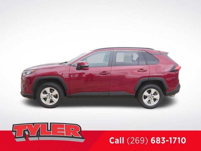 Used 2021 Toyota RAV4 XLE w/ Convenience Package AWD/4WD image 4