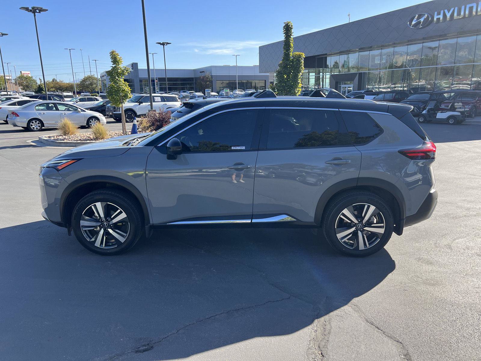 Used 2022 Nissan Rogue Platinum w/ Head-Up Display Package AWD/4WD image 22