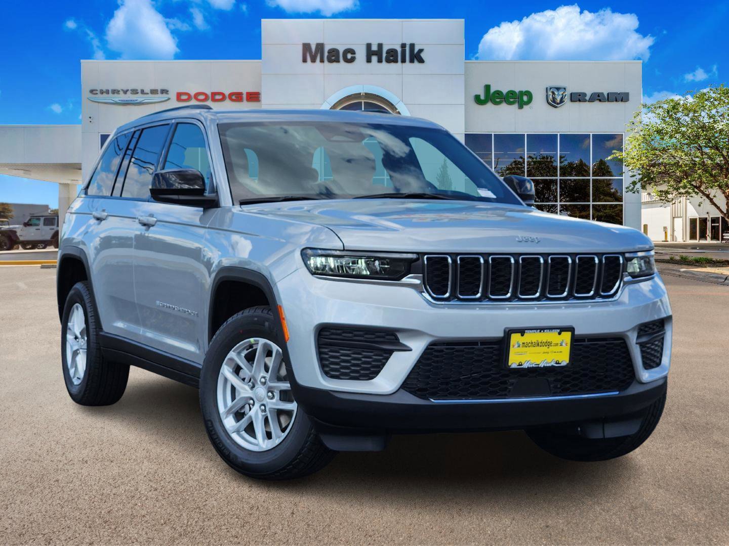 New 2025 Jeep Grand Cherokee Laredo X w/ Luxury Tech Group I