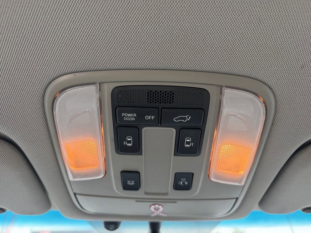 Used 2016 Kia Sedona EX image 18