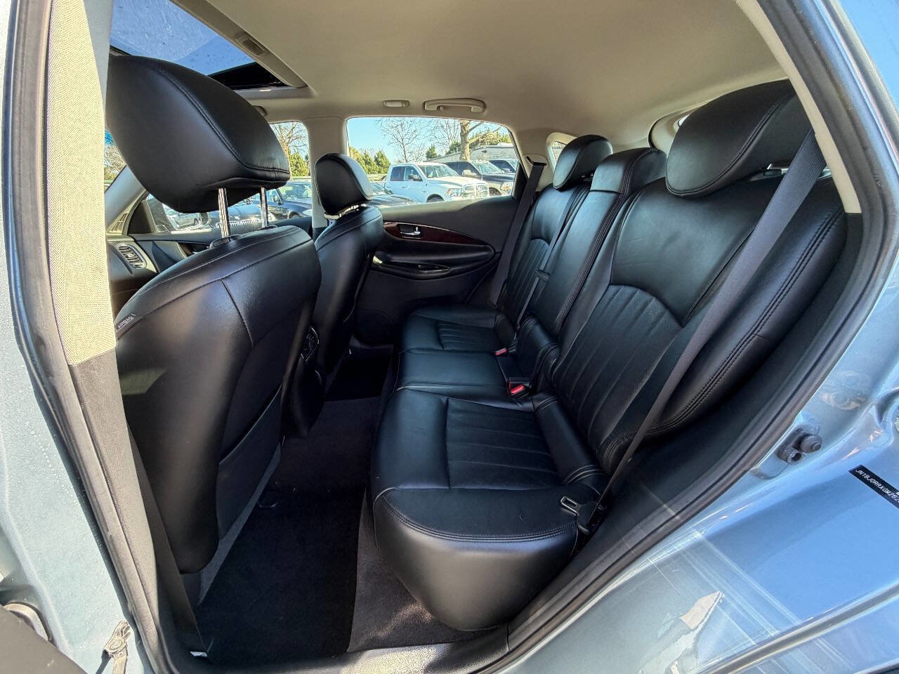 Used 2016 INFINITI QX50 Journey w/ Premium Package image 19