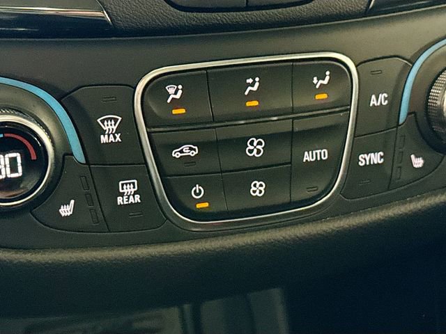 Used 2022 Chevrolet Equinox RS w/ RS Leather Package image 22