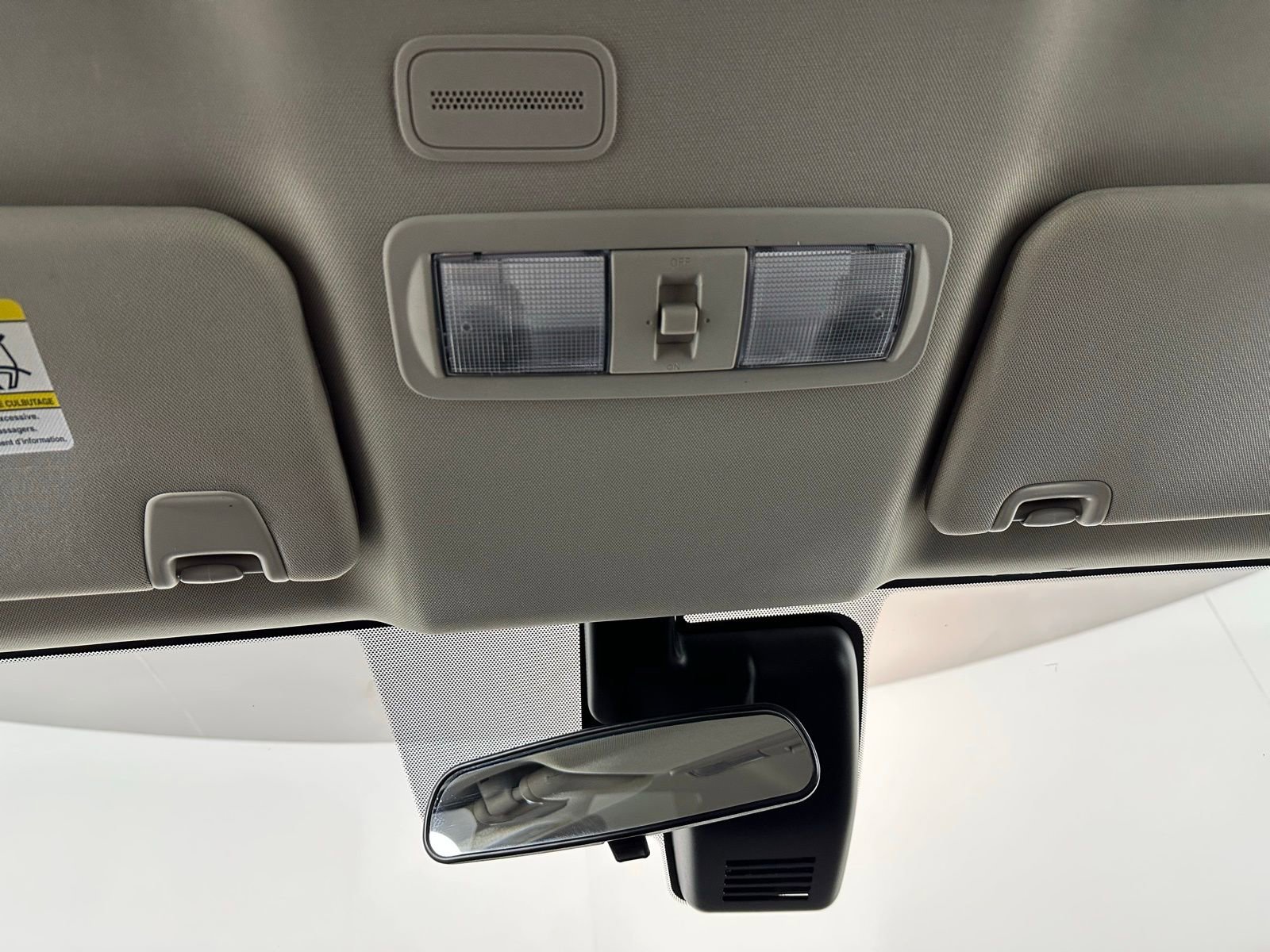 Used 2023 Nissan Titan SV image 38