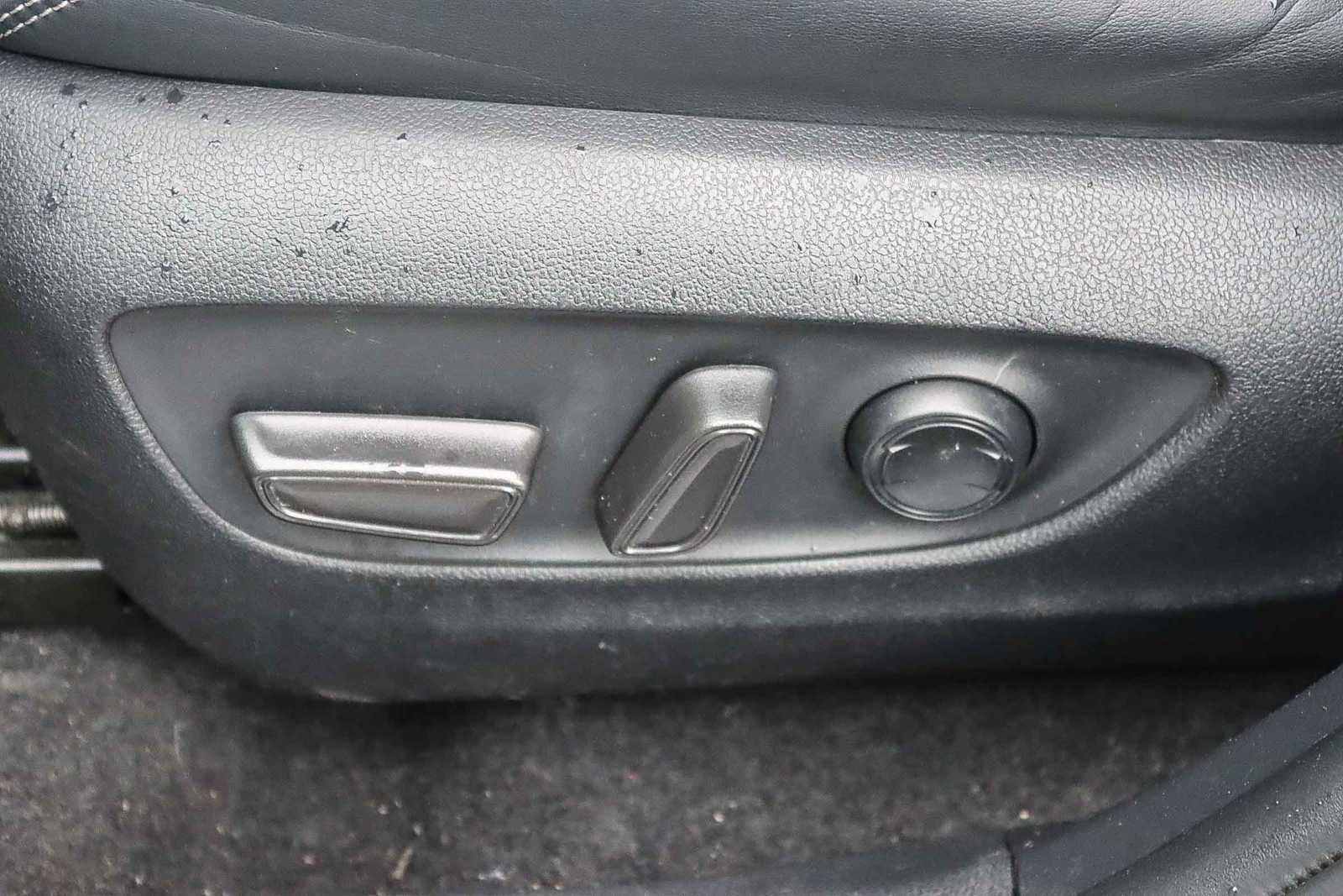 Used 2021 Toyota RAV4 XLE Premium image 21