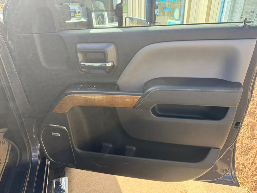 Used 2016 Chevrolet Silverado 2500 LTZ w/ LTZ Plus Package image 29